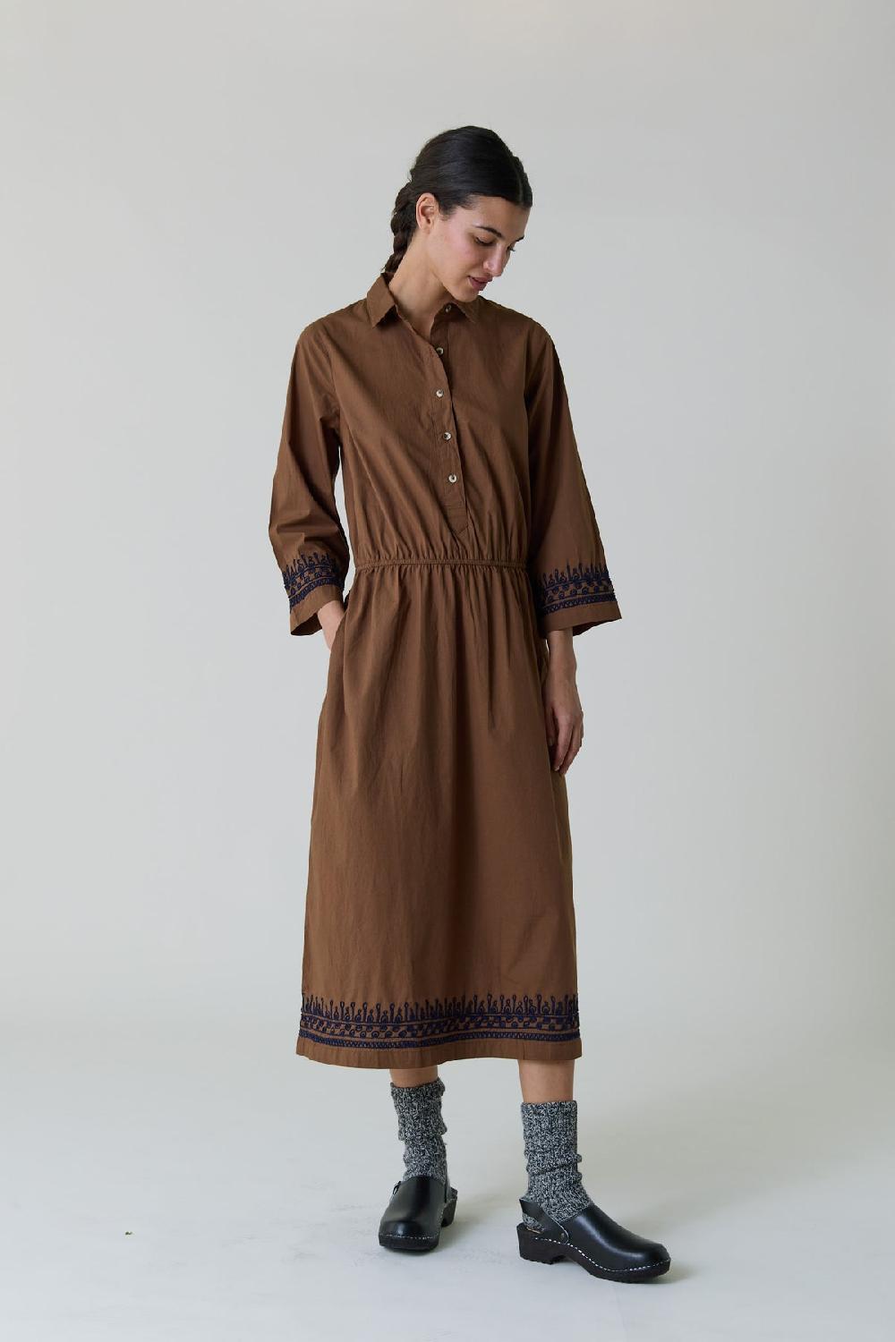 Leon & Harper Robe Rigolo Plain Caramel