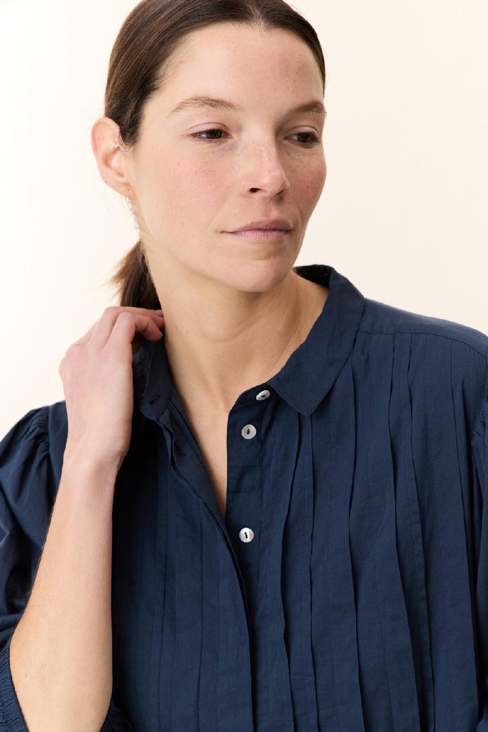 Leon & Harper Robe Roca Pleat Black Iris