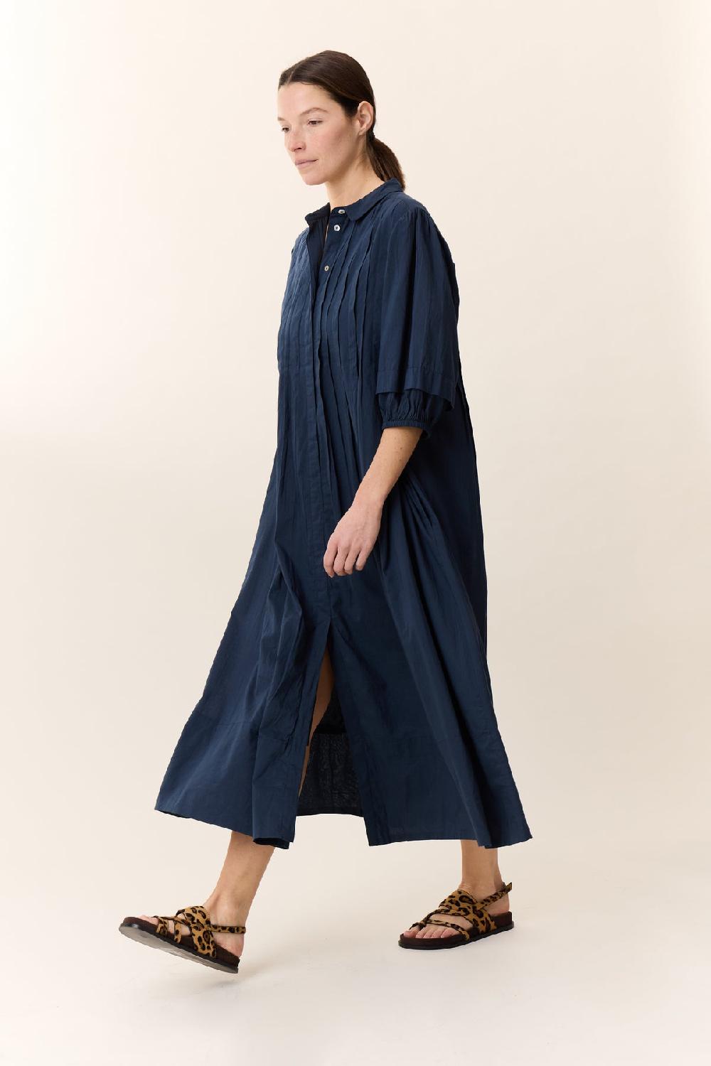 Leon & Harper Robe Roca Pleat Black Iris