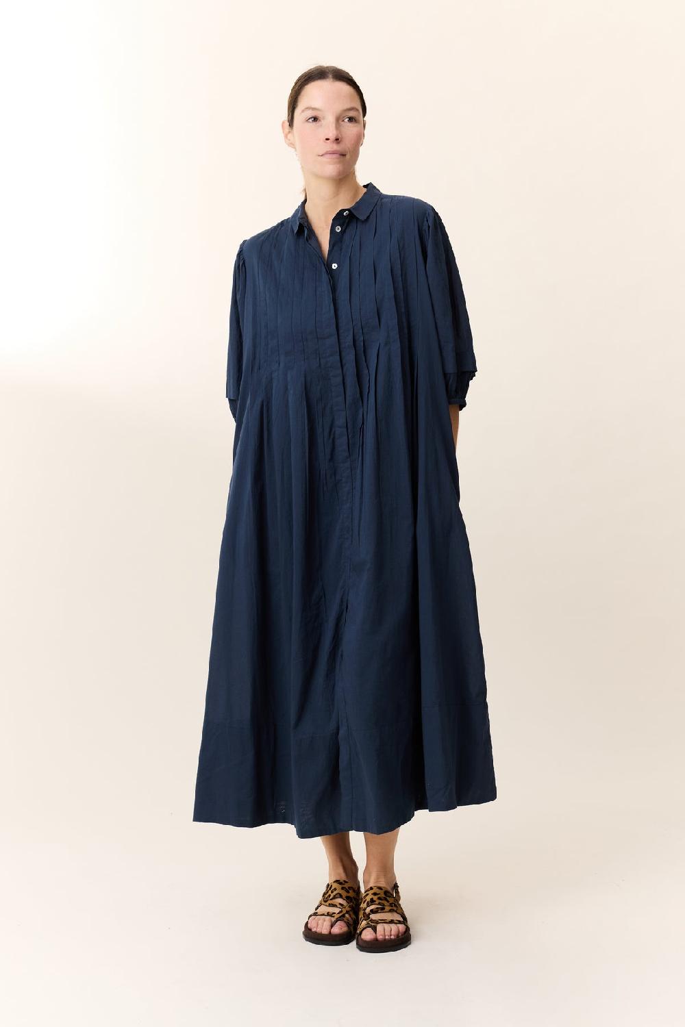 leon & harper Robe Roca Pleat Black Iris