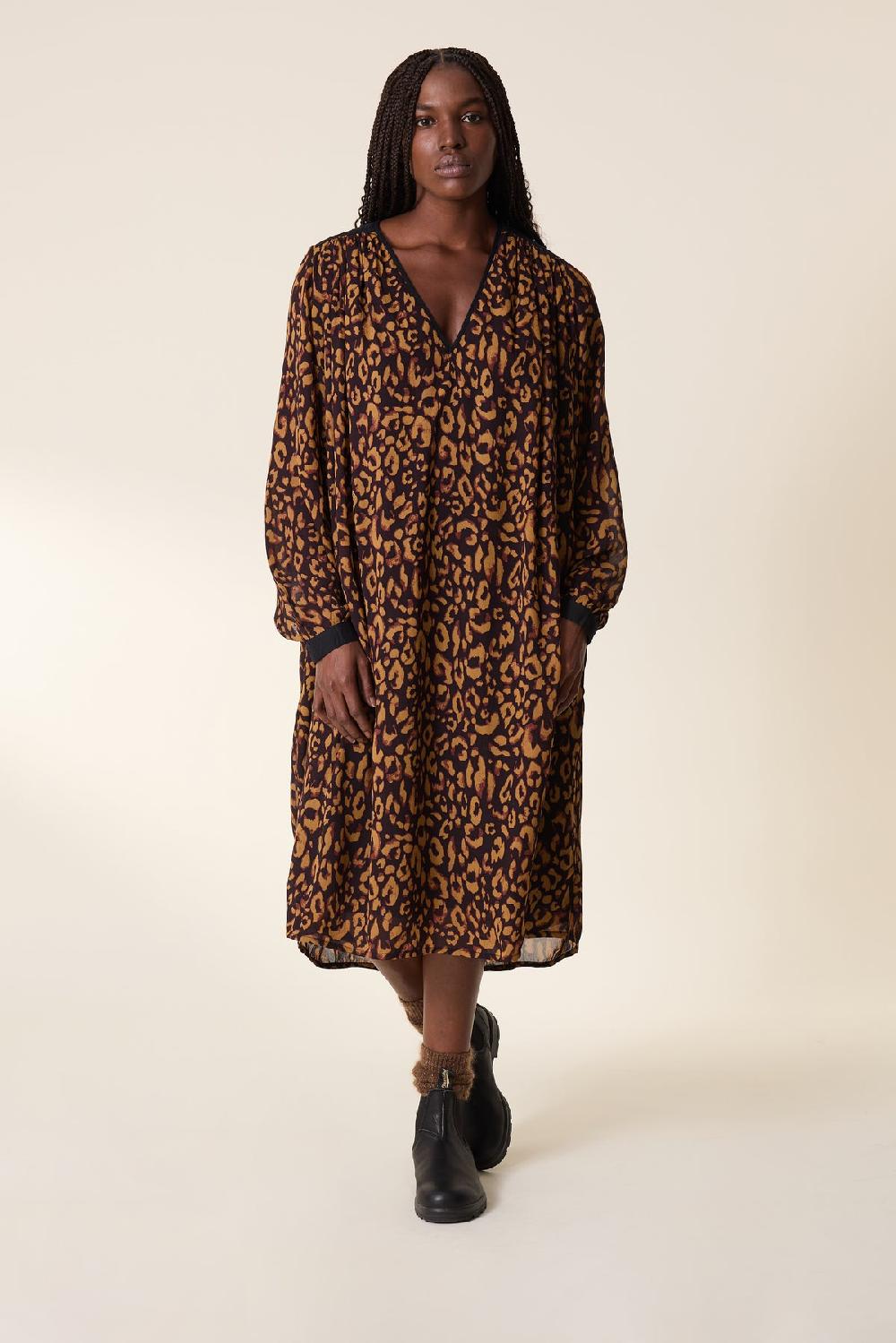 Leon & Harper Robe Roni Leo Beige