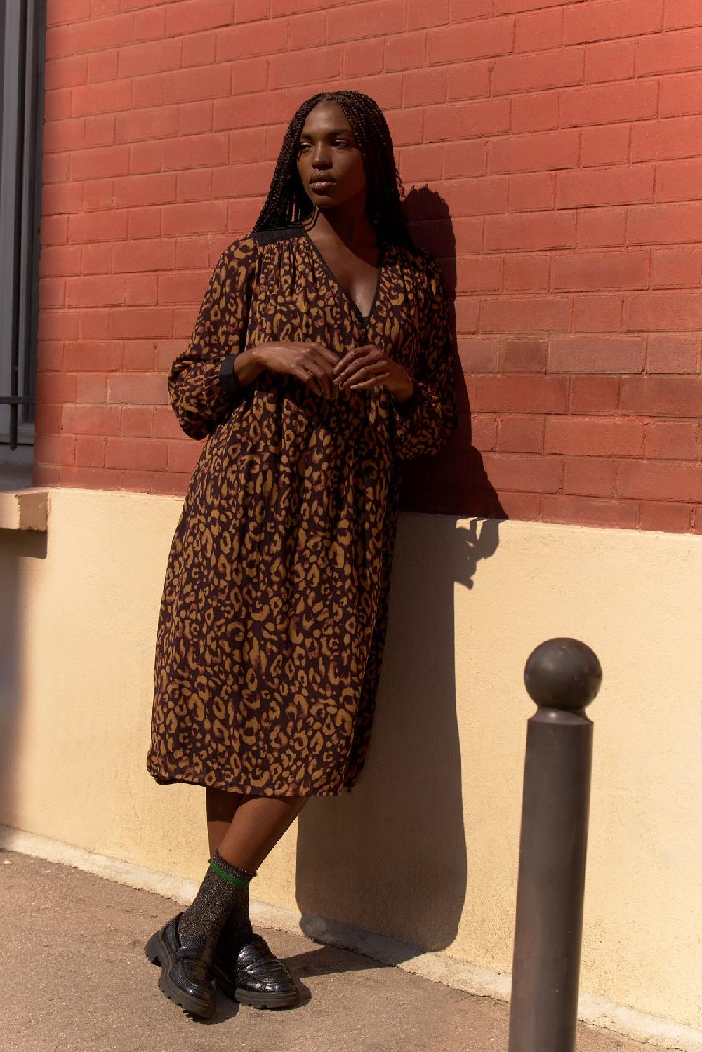 leon & harper Robe Roni Leo Beige