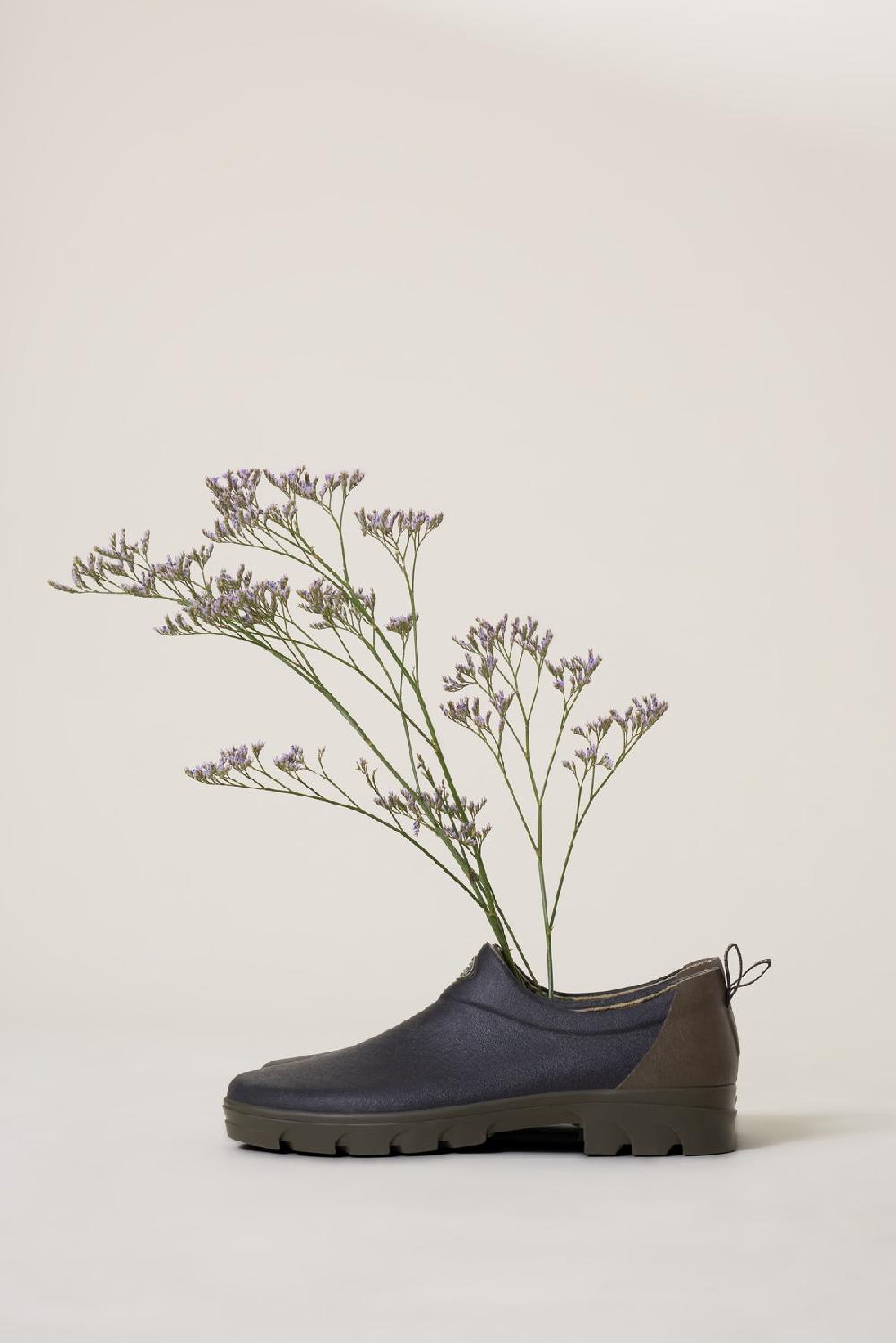 leon & harper Sabotin Garden Black