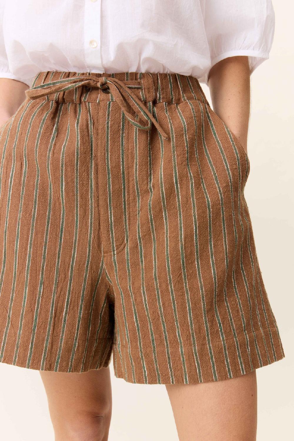 Leon & Harper Short Quasar Strp Brown