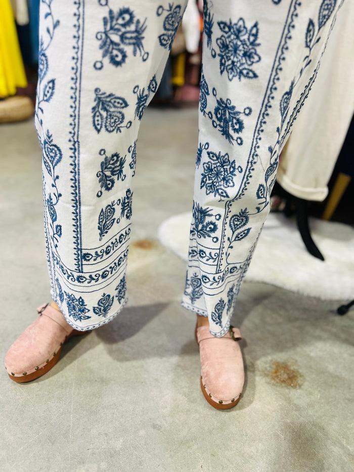 Les Bohémiennes Jean Kate Blanc Broderies Bleues