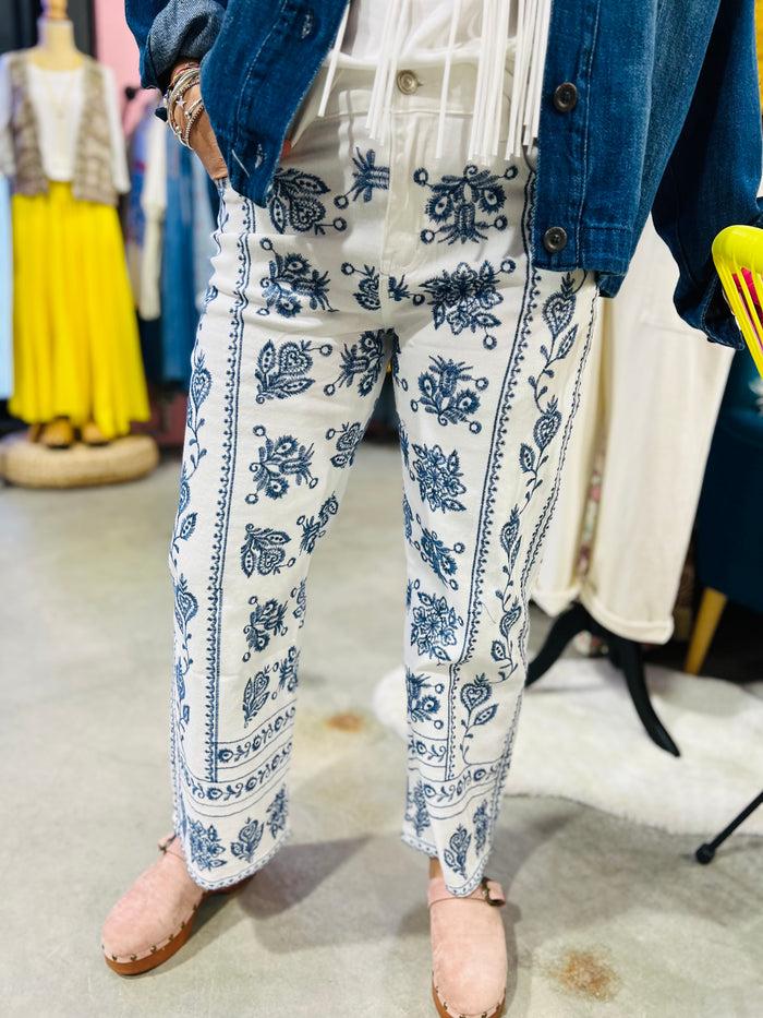 les bohémiennes Jean Kate Blanc broderies bleues