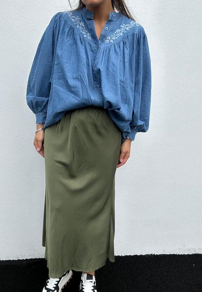 les bohémiennes Jupe droite satin Tilia kaki