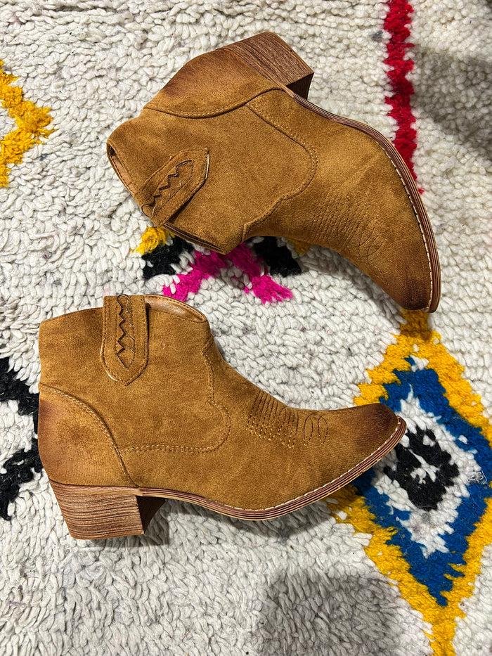 Les Bohémiennes Low Boots Tiag Camel