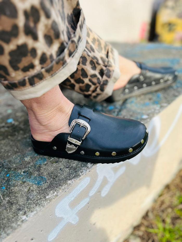 les bohémiennes Sabots noirs clous