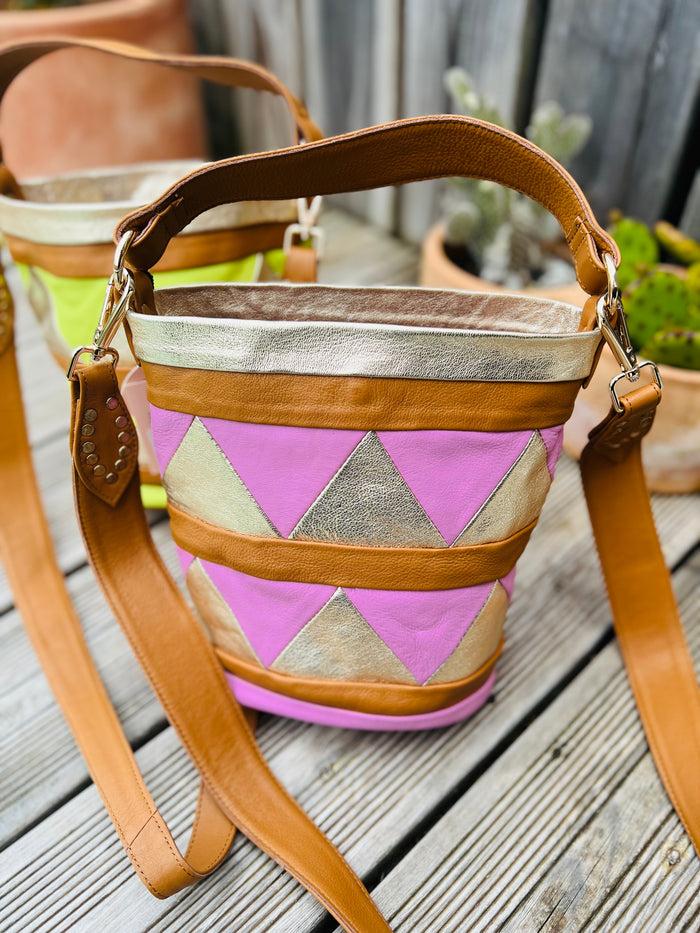 les bohémiennes Sac seau Damero cuir Rose