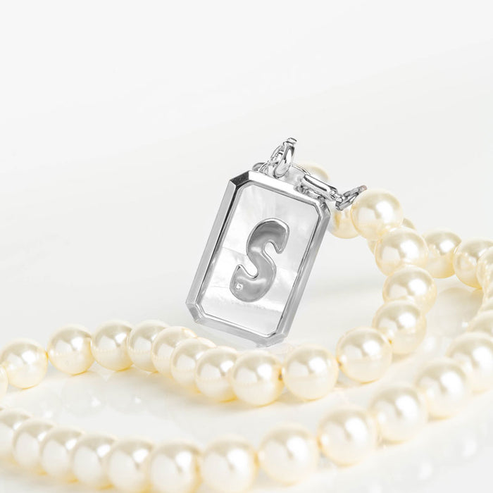 Les Interchangeables Collier Plaque Initiale Nacre Perle 10 Imit.42