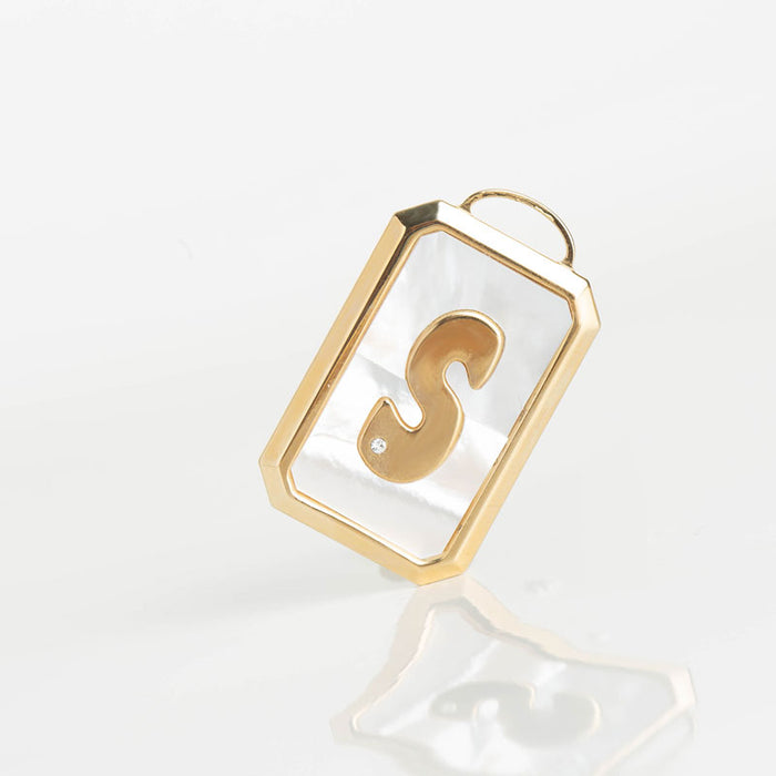 les interchangeables Plaque initiale nacre