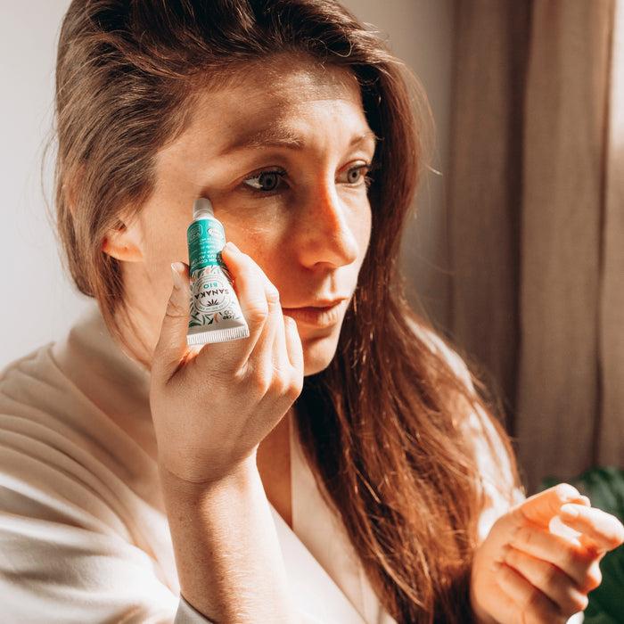 Les Petits Plaisirs Roll On Contour Des Yeux Au CBD
