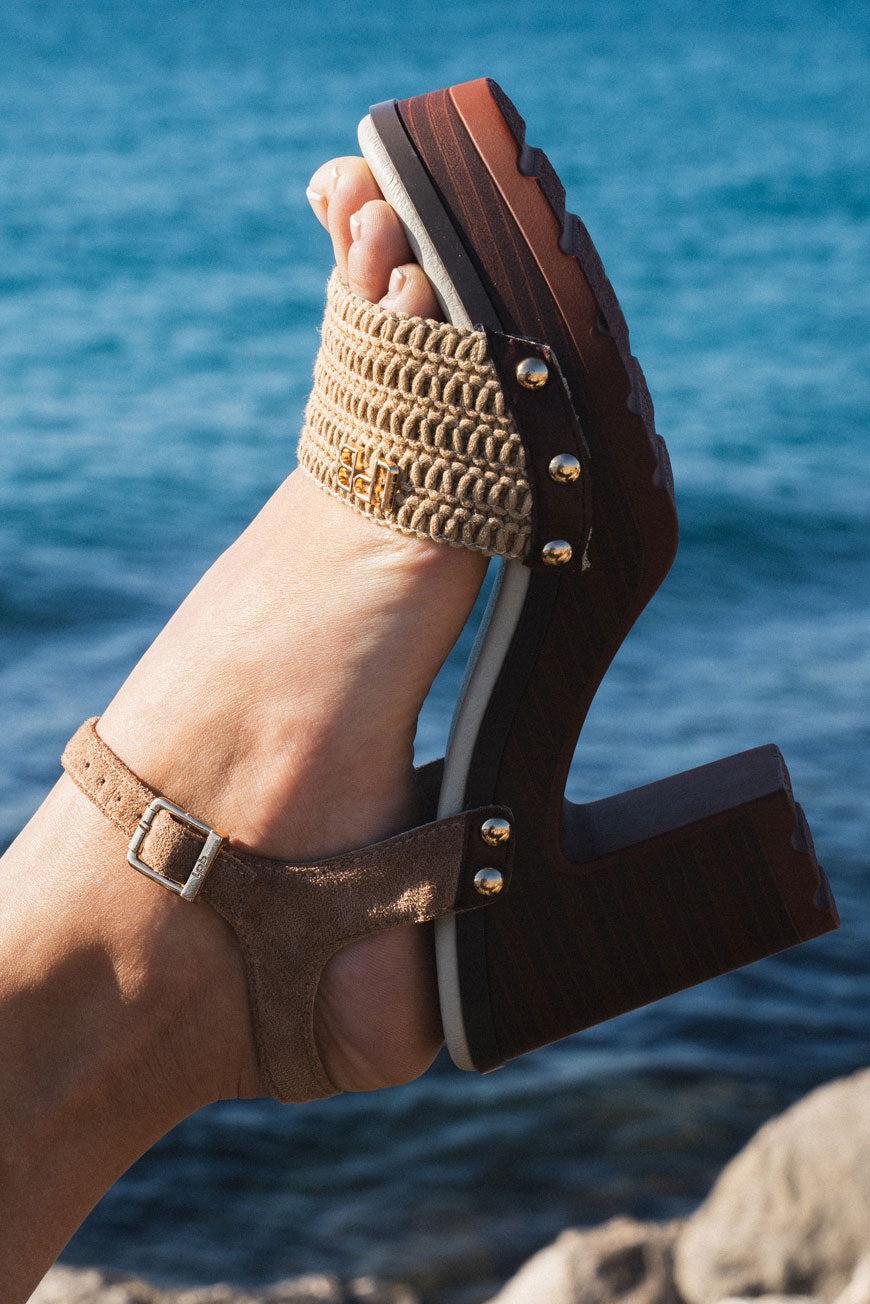 Les P'tites Bombes SANDALES A TALON LORETTE CAMEL