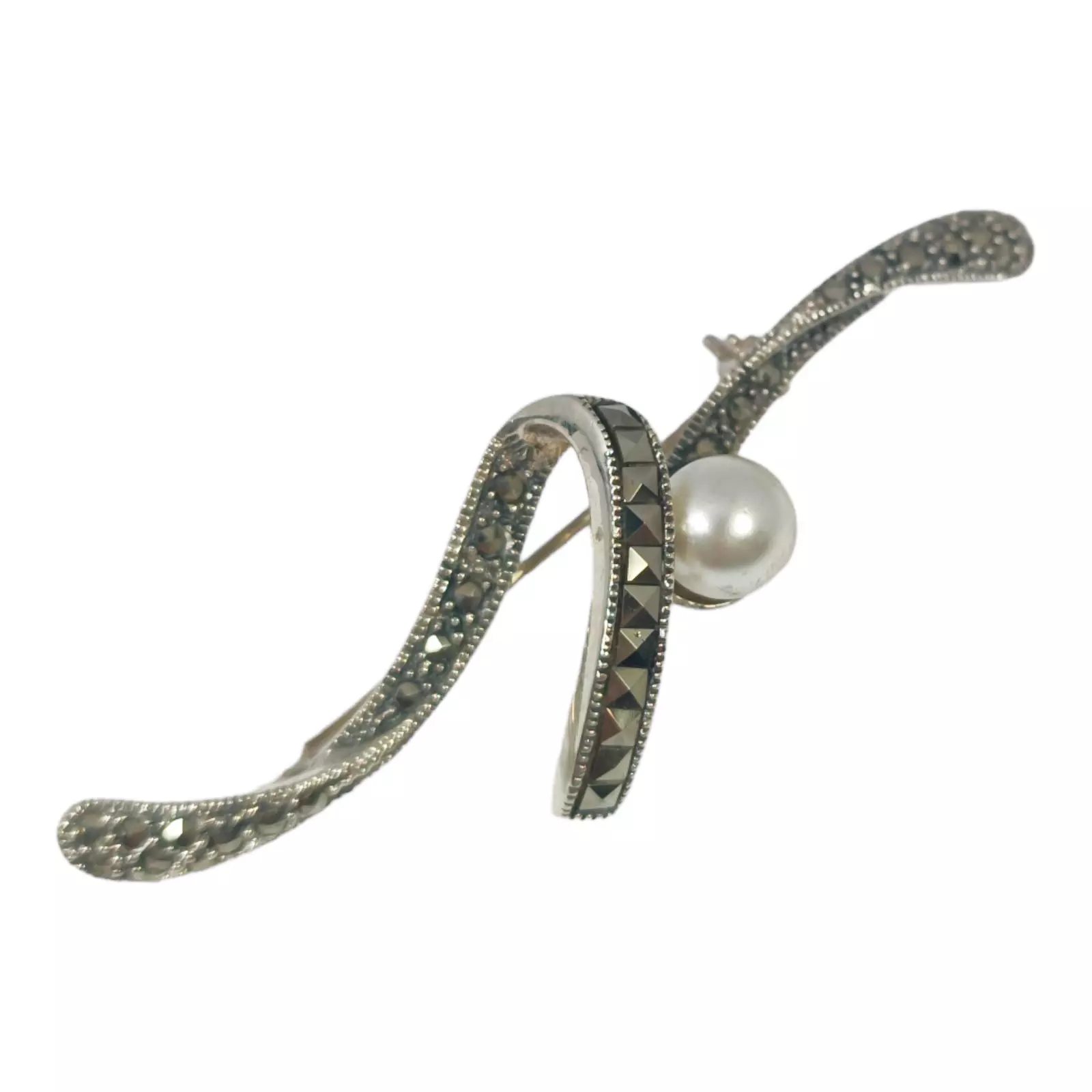 les trésors de lily Broche Argent 'Sappho' blanc marcassite argenté 65x20 mm [S0537]