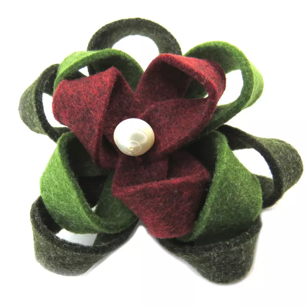 les trésors de lily Broche Créateur 'Capucines' vert bordeaux [P3687]