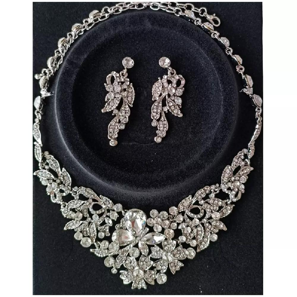 les trésors de lily Parure créateur 'Sissi' blanc argenté (collier + boucles) motif 12x5 cm [R7361]
