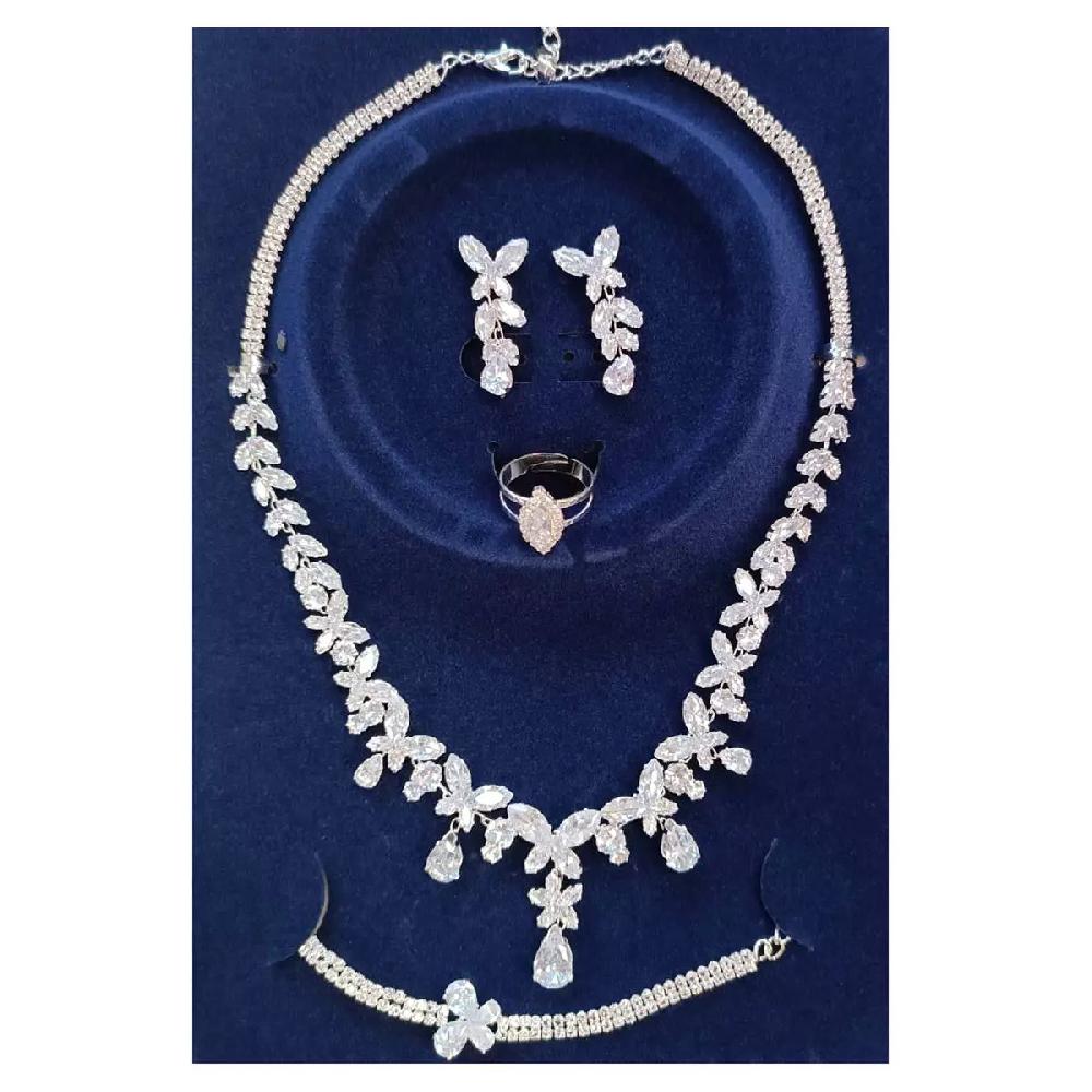 Les Trésors De Lily Parure Cristal 'Arégonde' Blanc Argenté 4 Pièces [R9203]