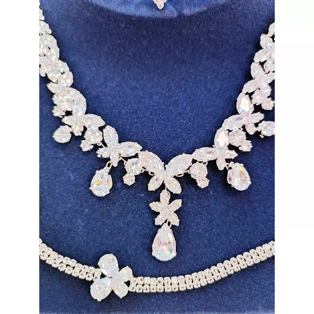 Les Trésors De Lily Parure Cristal 'Arégonde' Blanc Argenté 4 Pièces [R9203]