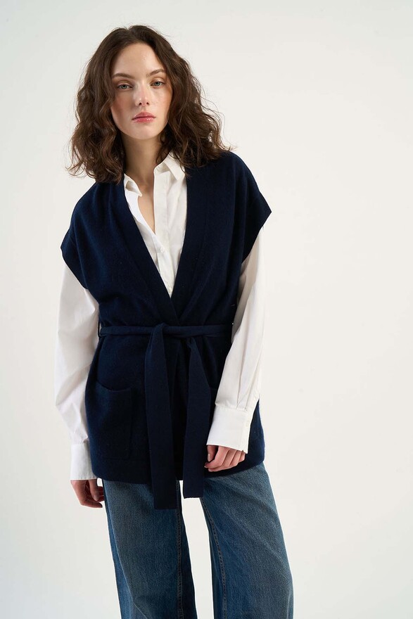 les tricots de léa Gilet ceinturé en 100% Cachemire GOOTY Marine les tricots de léa Gilet ceinturé en 100% Cachemire GOOTY Marine
