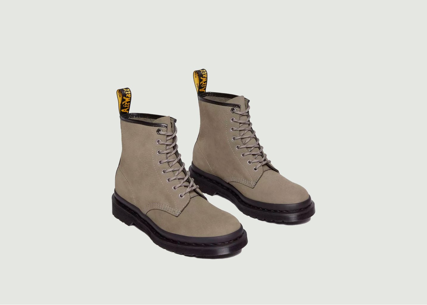 L'exception Bootes 1460 Pascal En Daim Gris Léger Dr. Martens