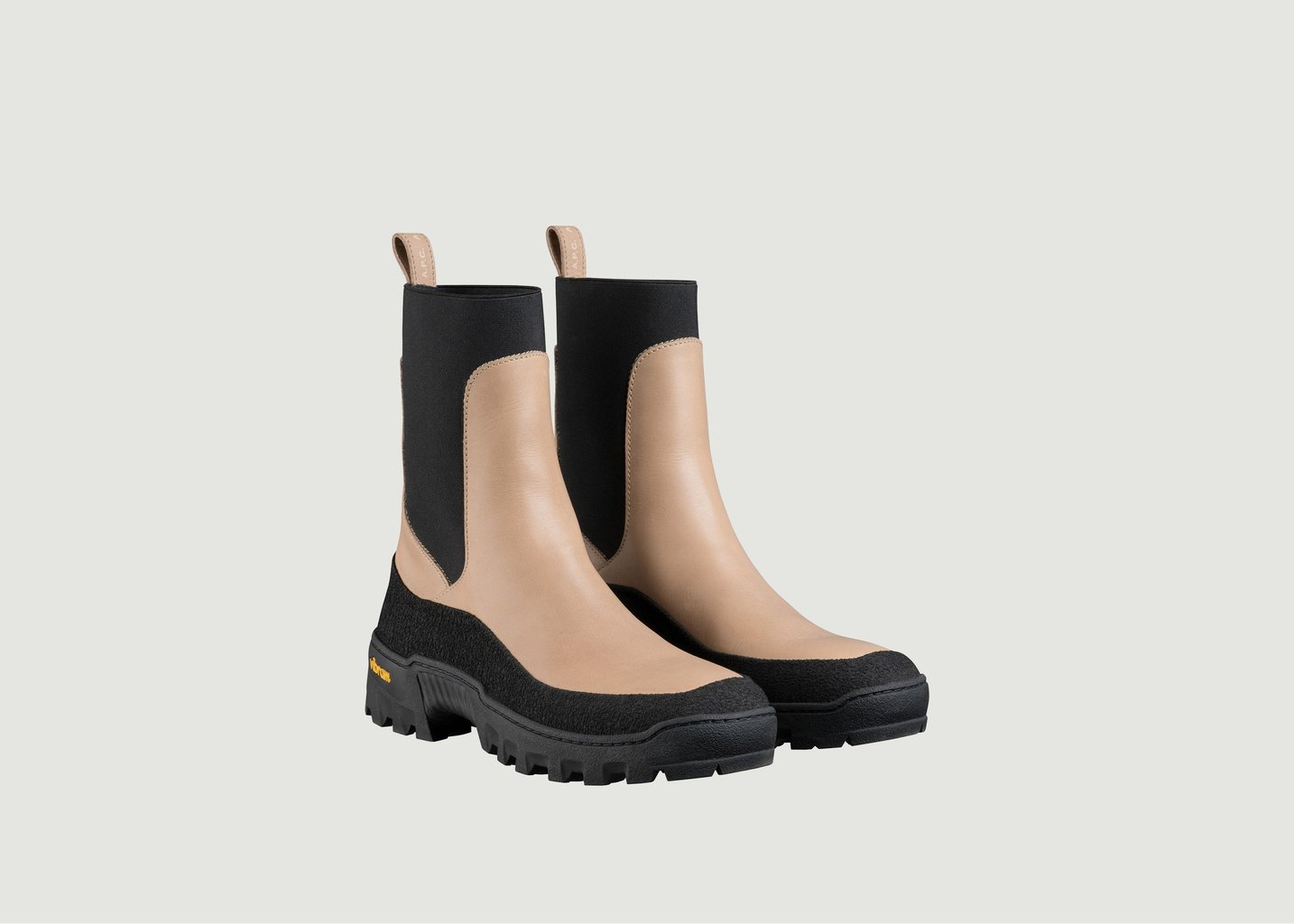 L'exception Boots Plates En Cuir Sacha Beige APC Paris