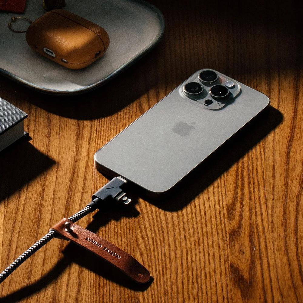 L'exception Cable Belt Duo Pro 240W (USB C To USB C & Lightning) Noir Native Union