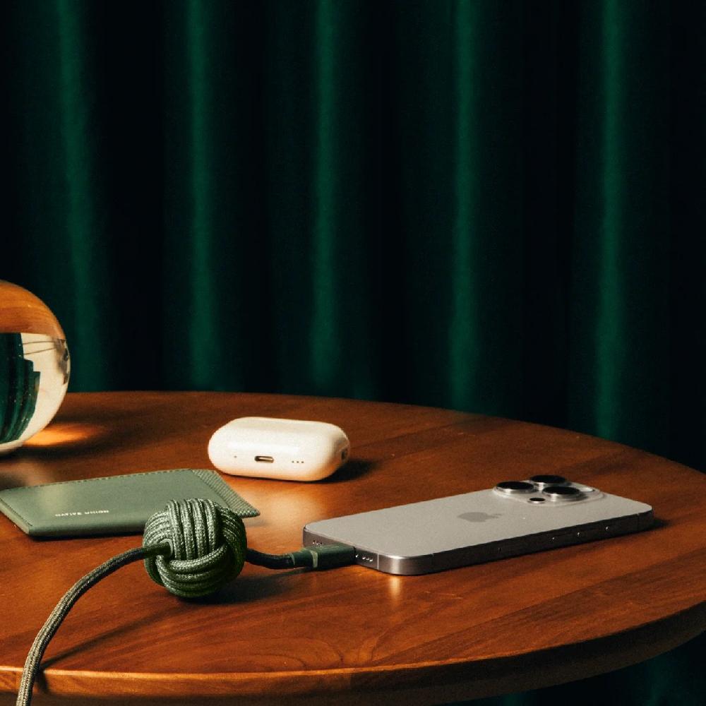 L'exception Câble D'ancrage 240W USB C Vert Foncé Native Union