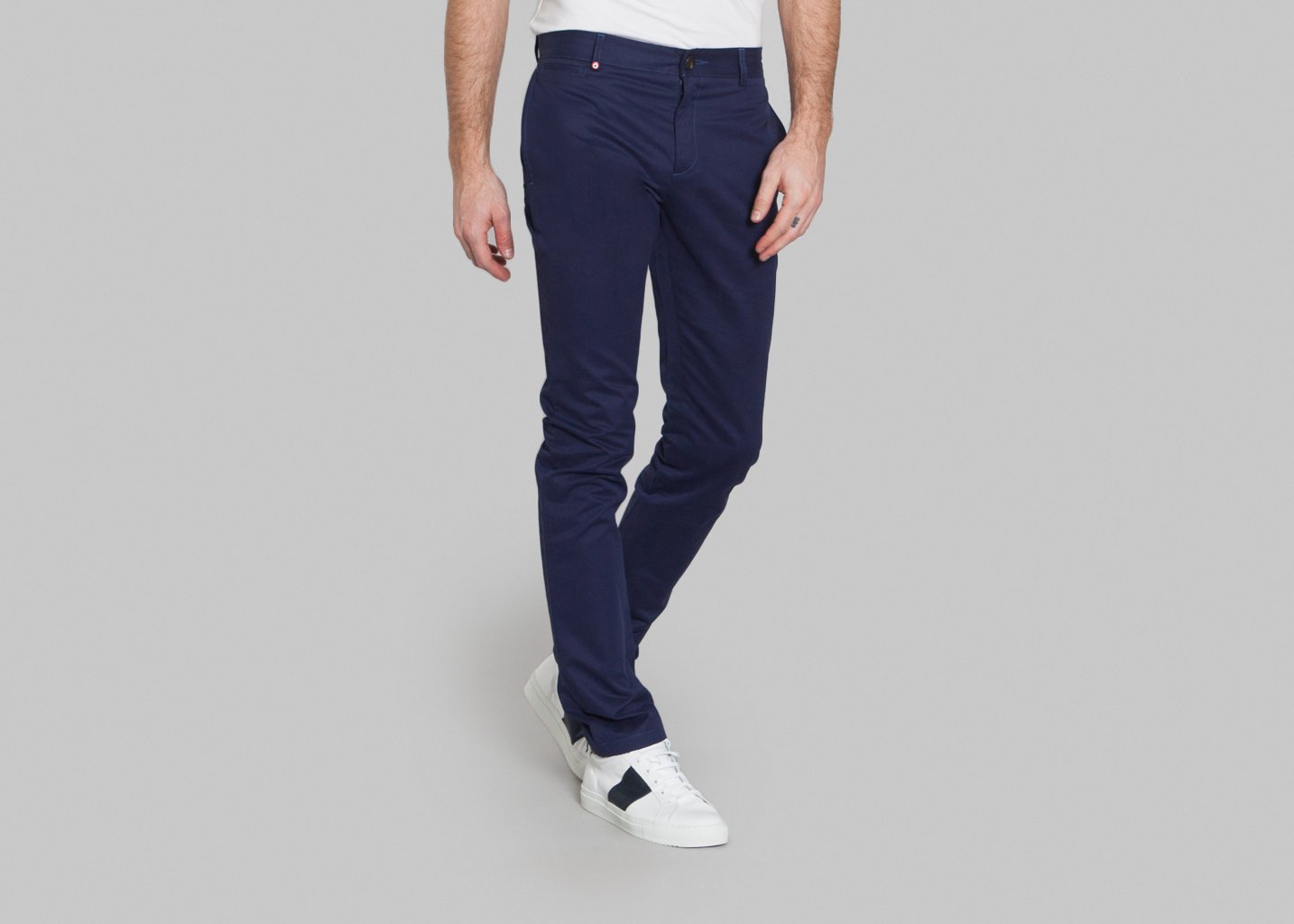 L'exception Chino Light Bleu Marine The Faraday Project