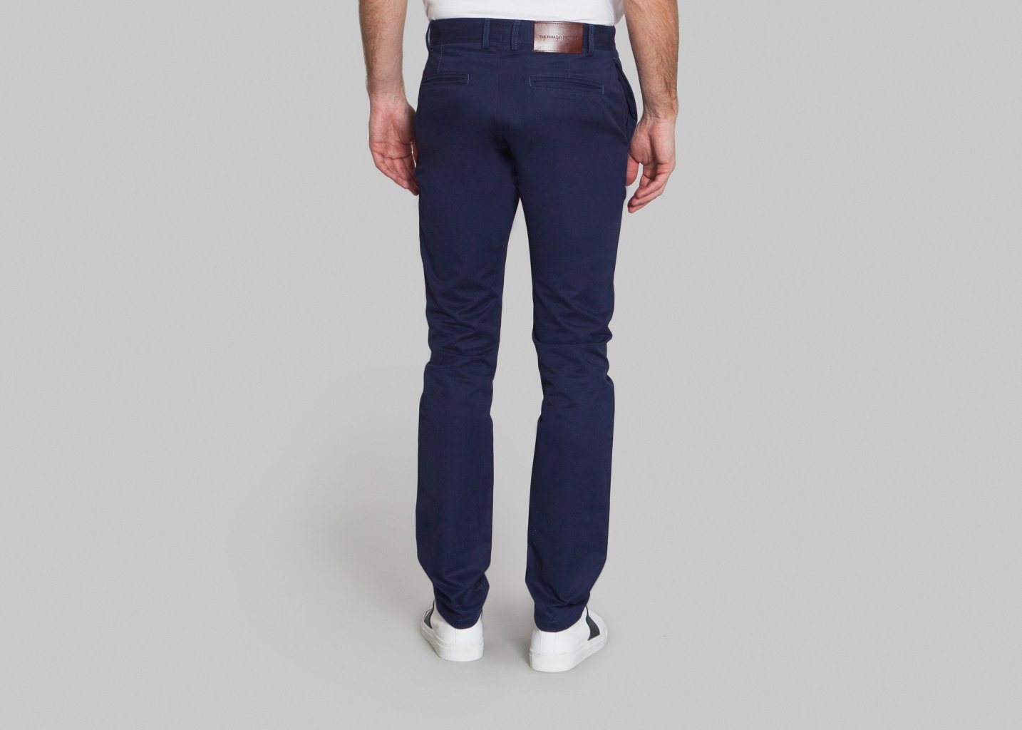 L'exception Chino Light Bleu Marine The Faraday Project