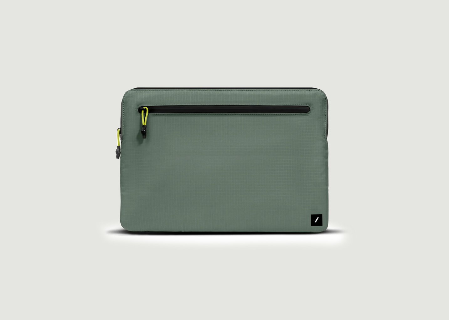 L'exception Housse Ultra Légère MacBook 16 Pouces Vert Sapin Native Union