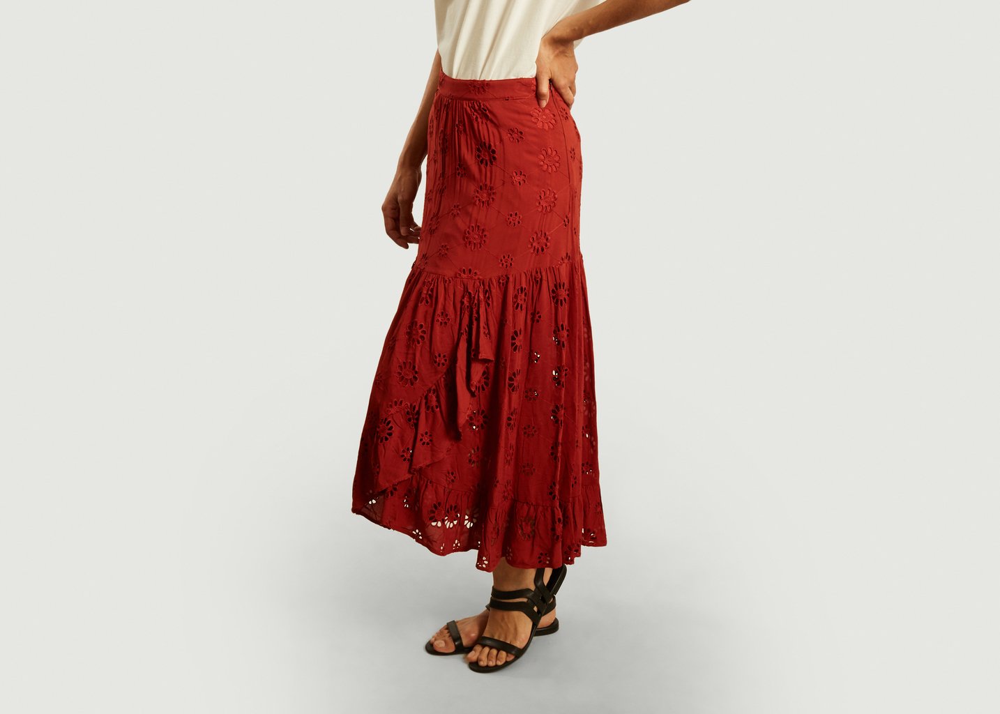 L'exception Jupe Longue En Broderie Anglaise Juponnée Rouge La Petite Française