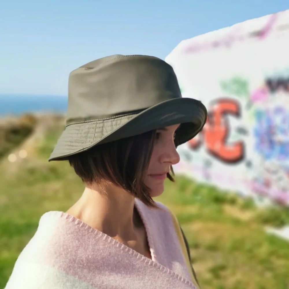 L'exception Chapeau De Pluie Khaki Le Chapoté