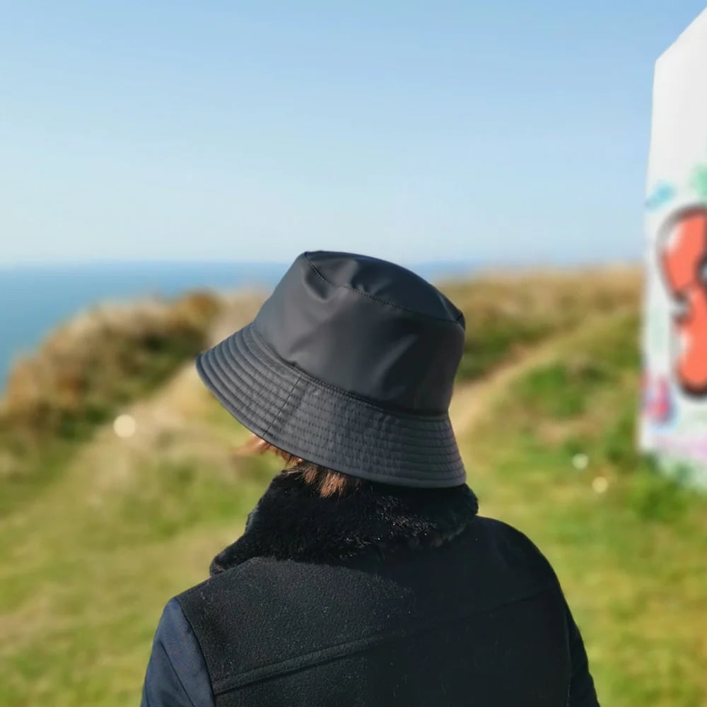 L'exception Chapeau De Pluie Noir Le Chapoté