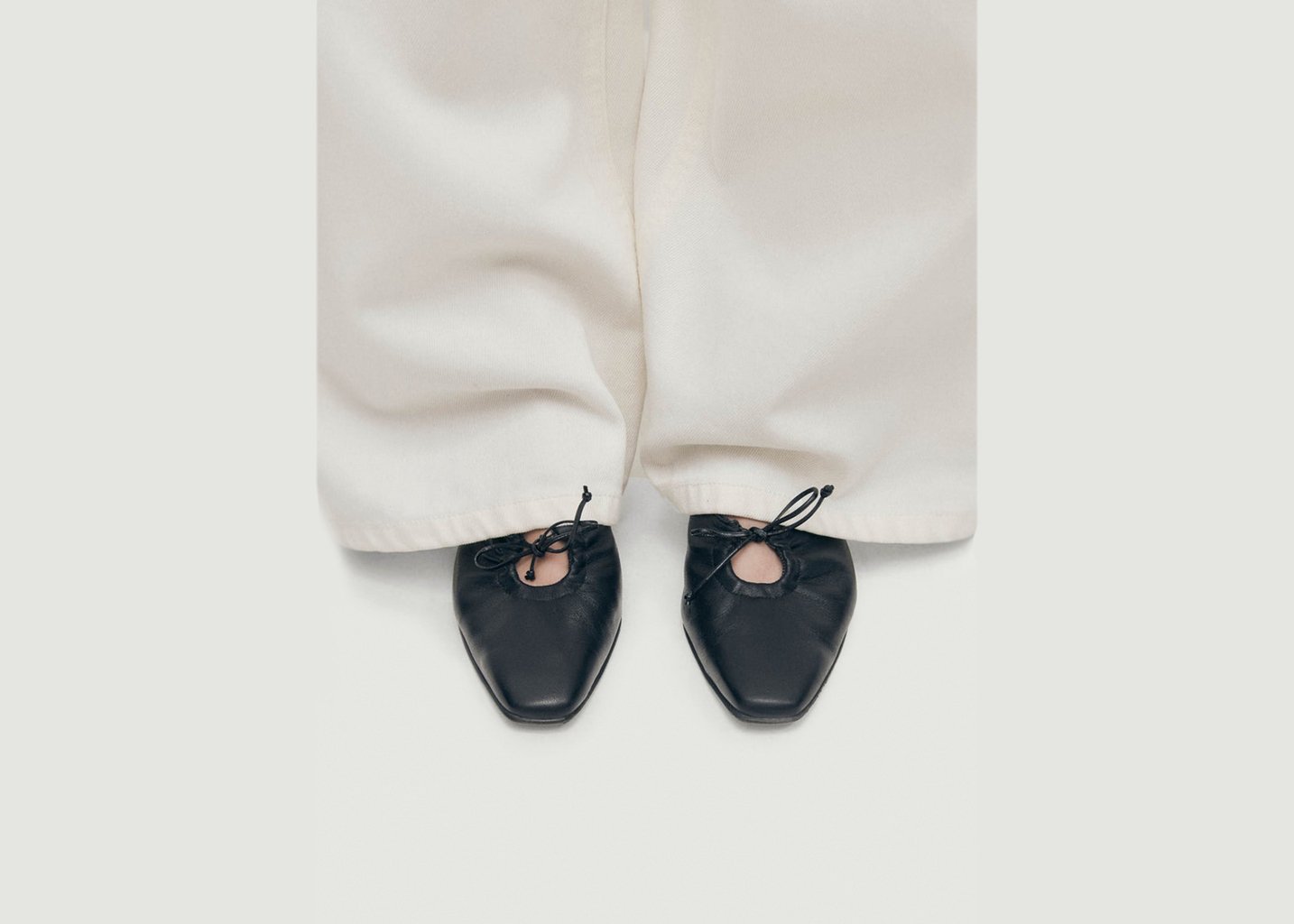 L'exception Mules Amar En Cuir Noir Alohas