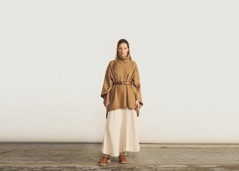 L'exception Poncho Angela Sable Linnea Lund