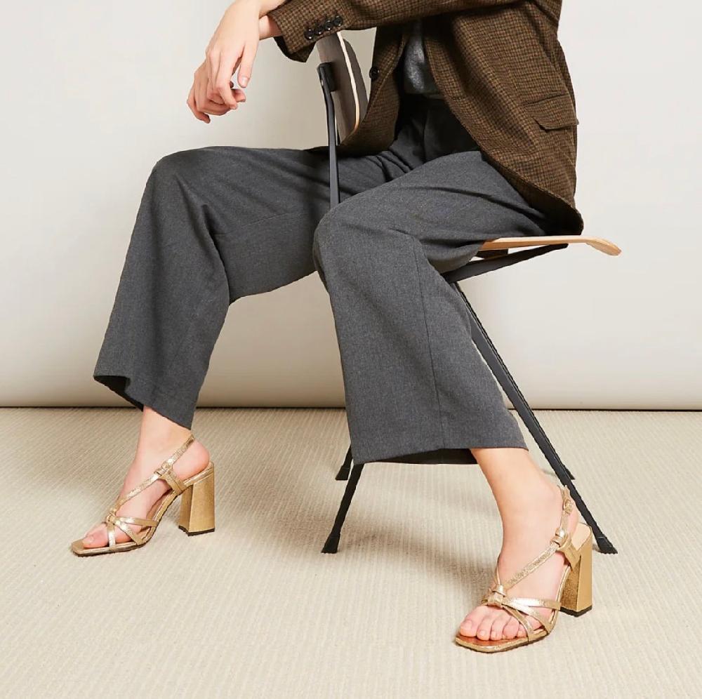 L'exception Sandale Noeud En Cuir Or Tila March