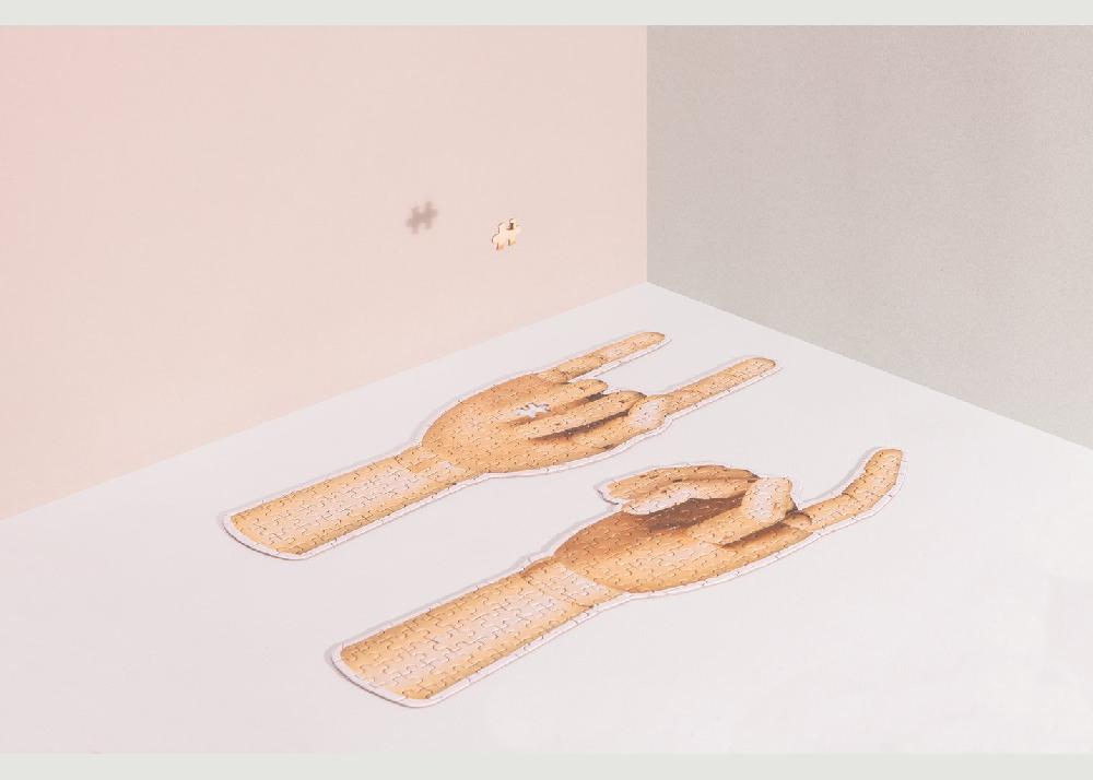 L'exception Slow Puzzle Hand Blanc Doiy Design