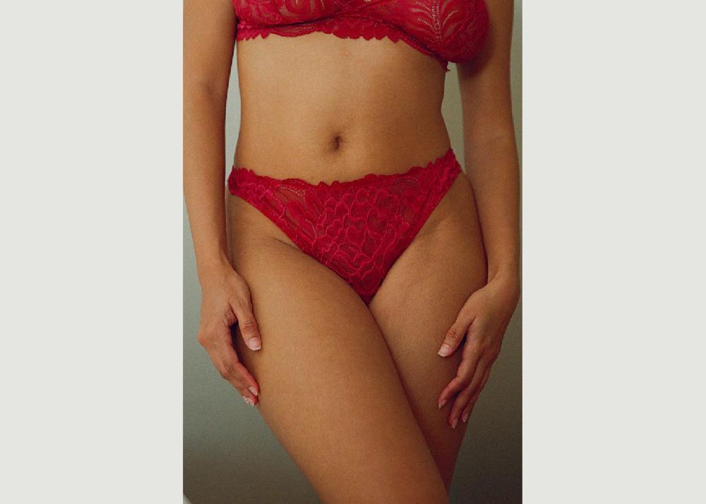 L'exception Tanga Lydie Rouge Nénés Paris