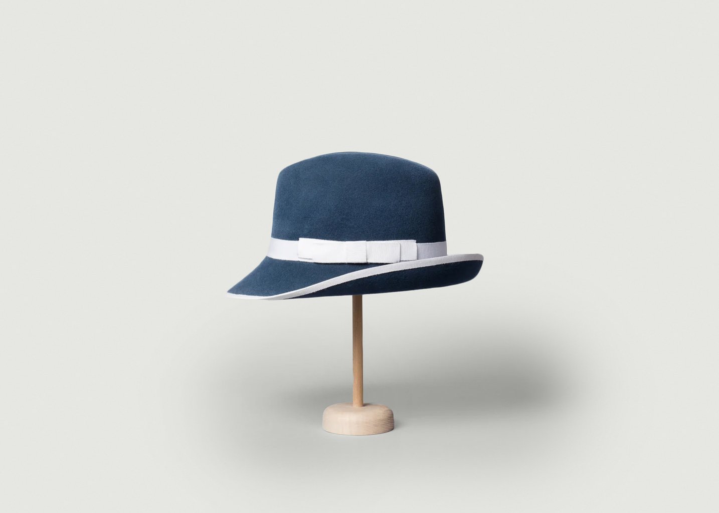 l'exception La Parisienne chapeau feutre pour femme Bleu Courtois Paris