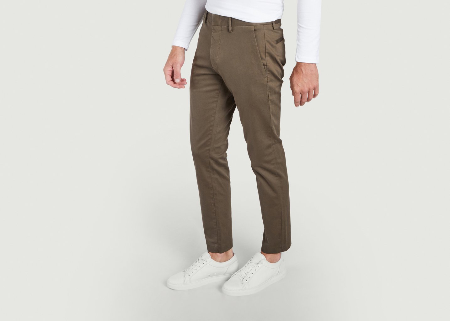 L'exception Pantalon Chino En Coton Bio Theo Taupe No Nationality 07