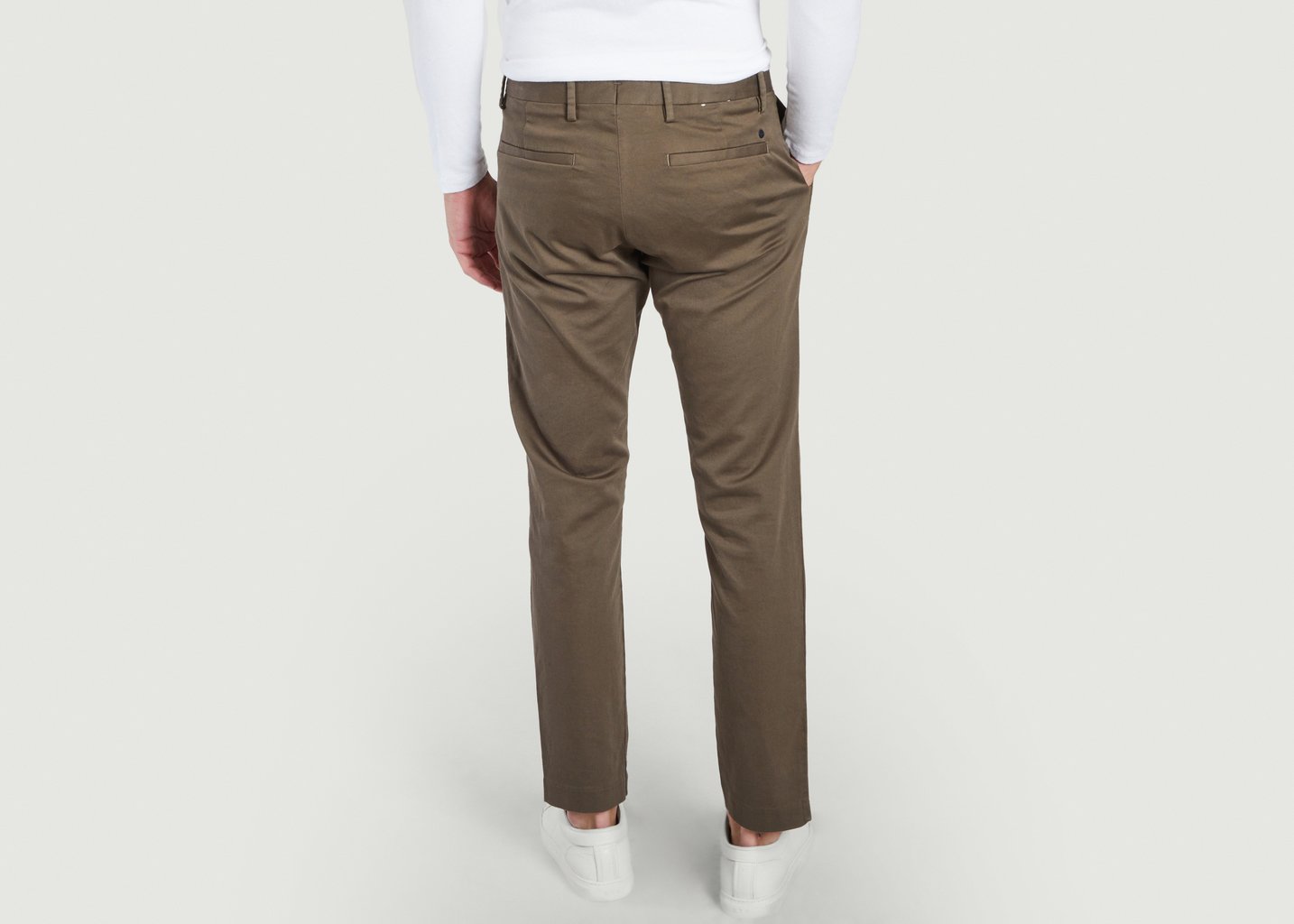 L'exception Pantalon Chino En Coton Bio Theo Taupe No Nationality 07