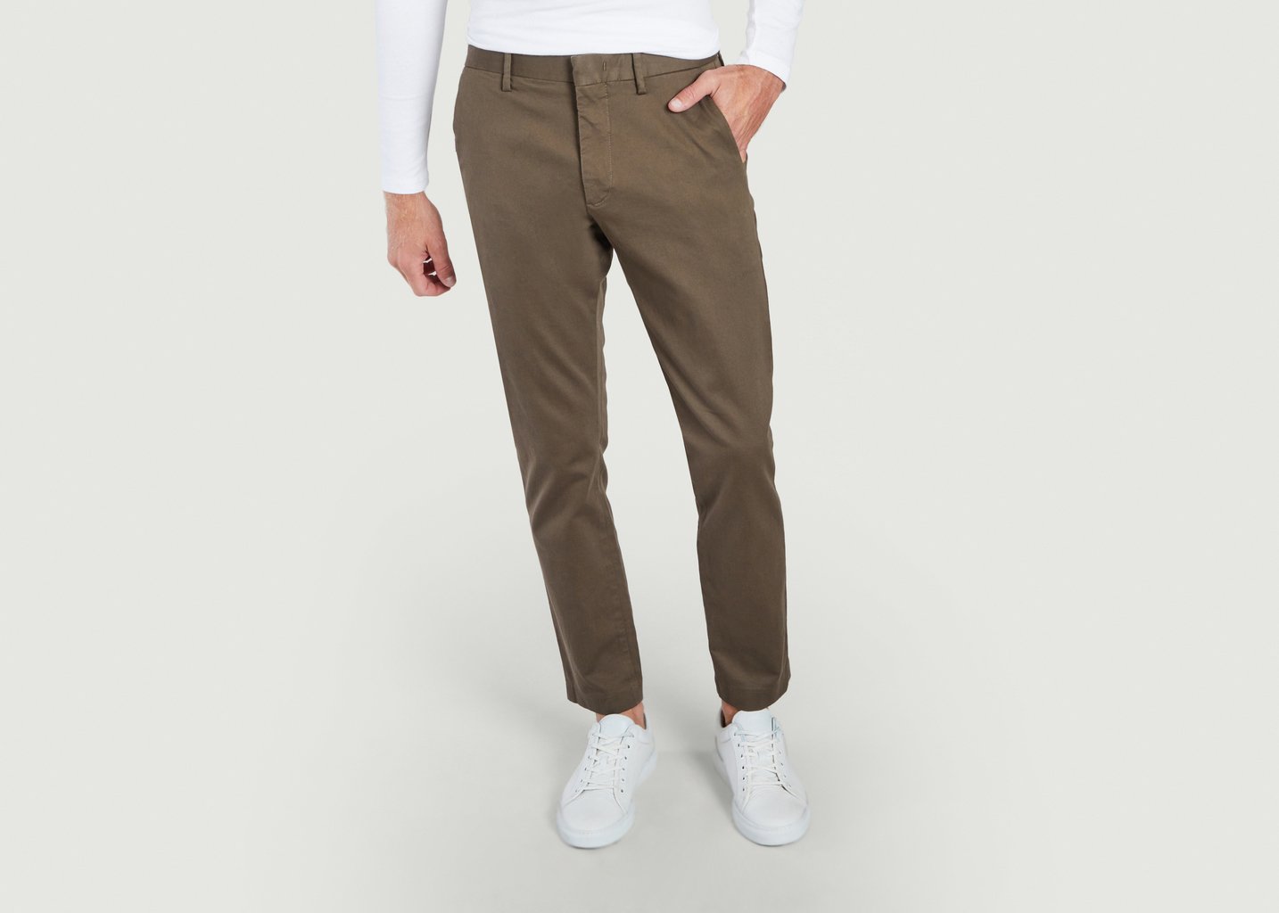 l'exception Pantalon chino en coton bio Theo Taupe No Nationality 07