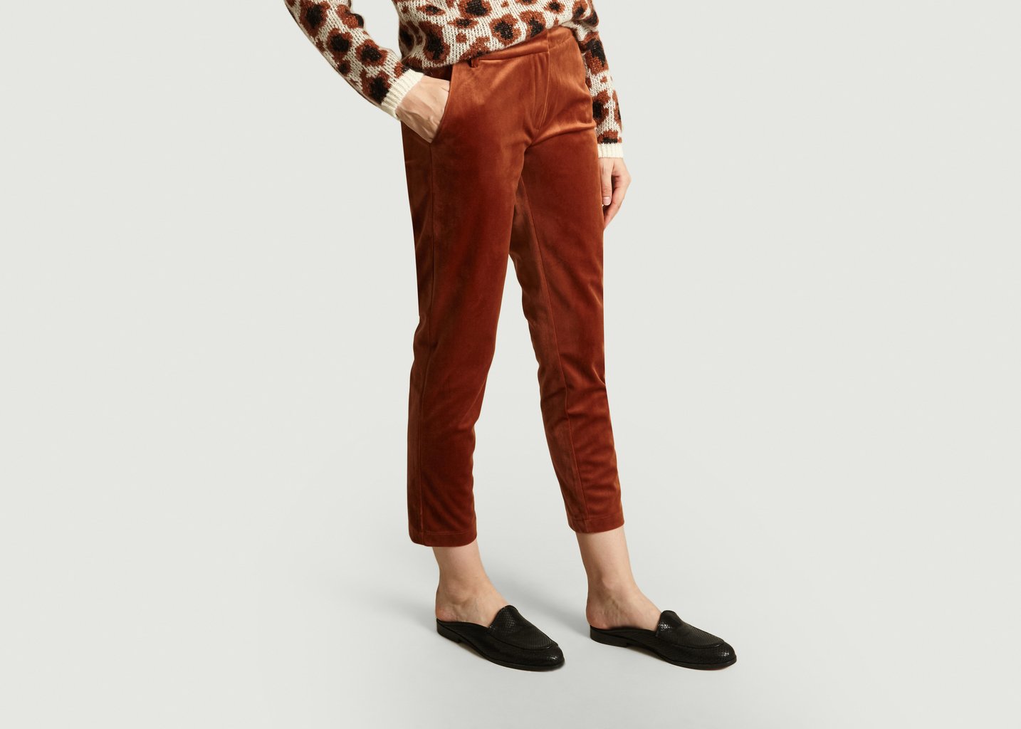 L'exception Pantalon En Velours Lisse Parfumé Fauve La Petite Française