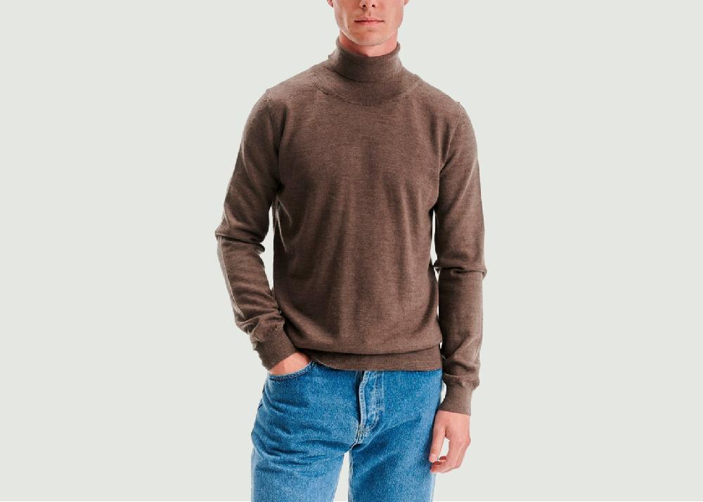 L'exception Pull Ajusté Col Roulé En Laine Mérinos Bergen Marron Noyoco