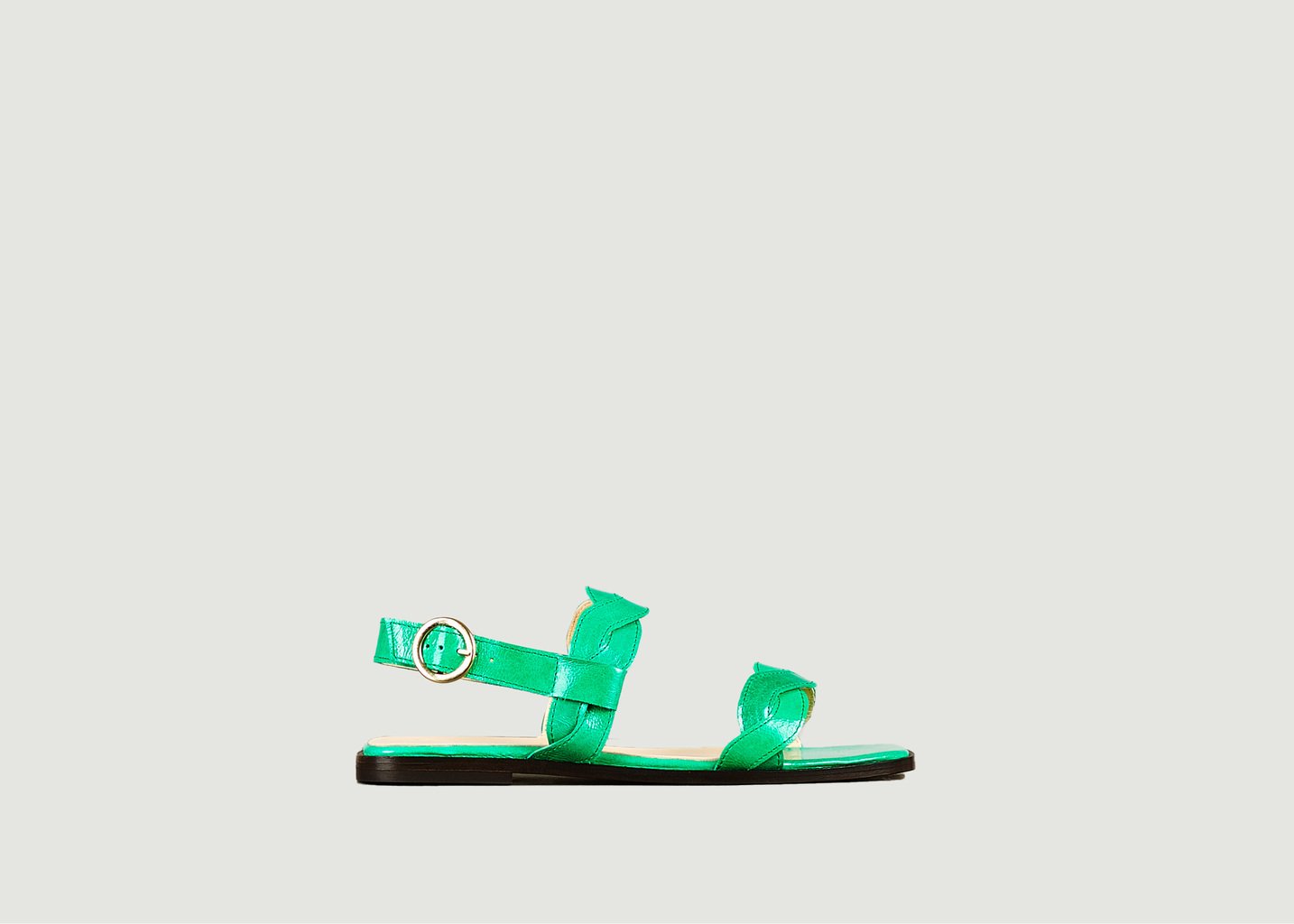L'exception Sandale Plate Rhea En Cuir Verni Souple Vert Tila March