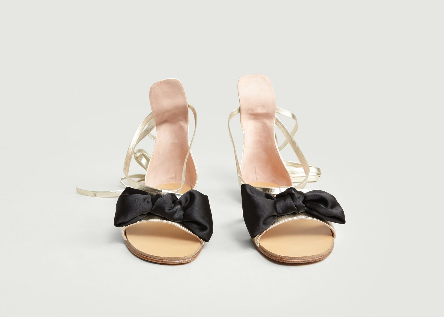L'exception Sandales Avec Un Nœud En Satin Or Ines Olympe Mercadal