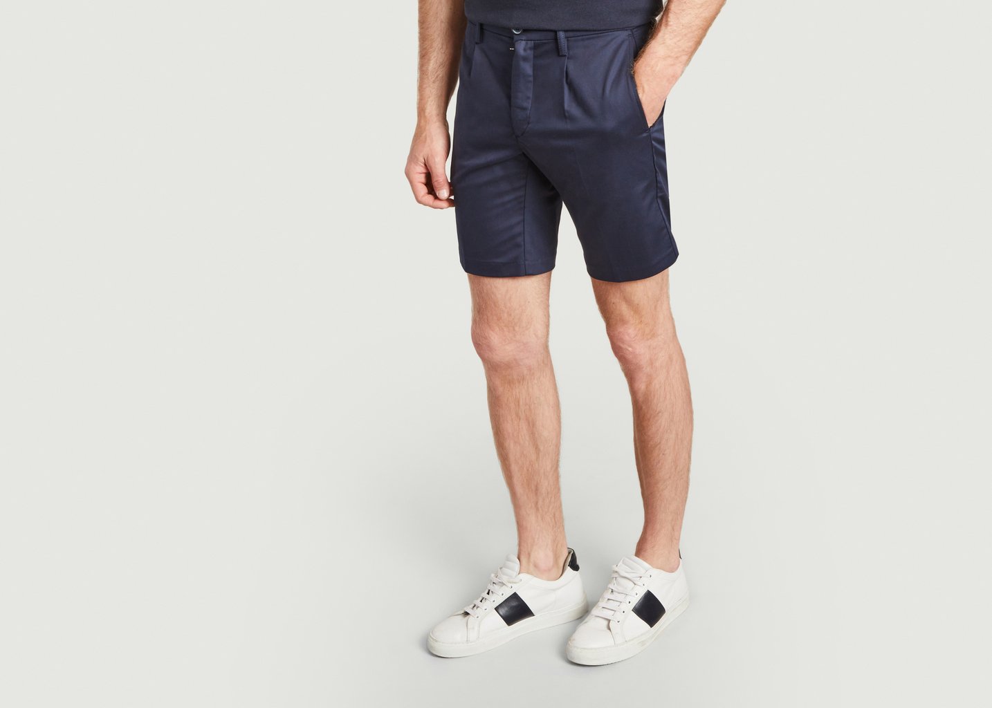 L'exception Short à Pinces Bleu Marine JagVi Rive Gauche