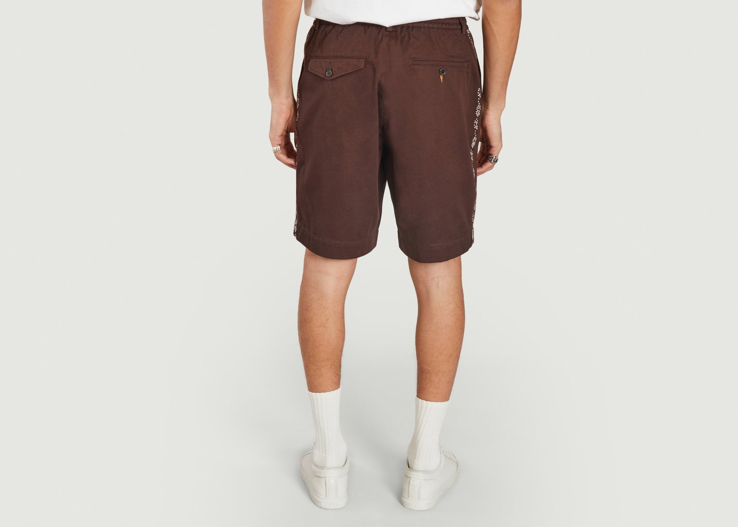 L'exception Short Pleated Track Marron Universal Works