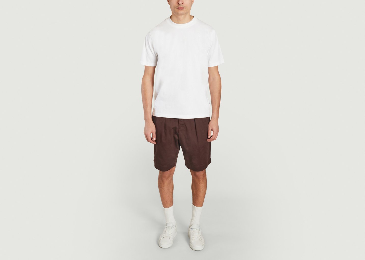 L'exception Short Pleated Track Marron Universal Works
